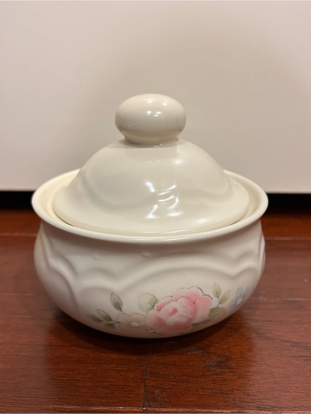 Vintage Pfaltzgraff Tea Rose Butter tub or spice/sugar tub and Lid